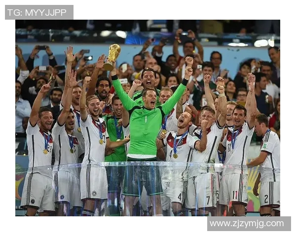 穆勒：德国足球巨星的传奇人生与世界杯征战历程